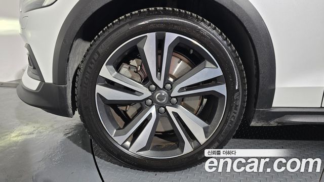 Volvo V60 из Кореи Encar