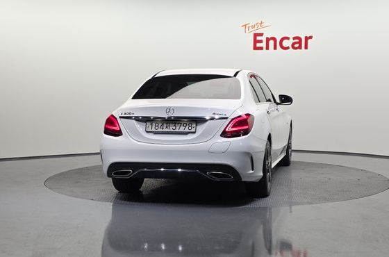 Mercedes-Benz C-Class C300e 4MATIC AMG Line — пробег 71 555 км — фото 4 из 5