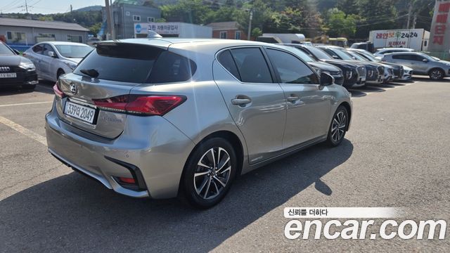 Lexus CT200h из Кореи Encar