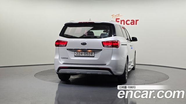 Kia Carnival из Кореи Encar