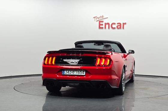 Ford Mustang GT Convertible — пробег 69 229 км — фото 4 из 5