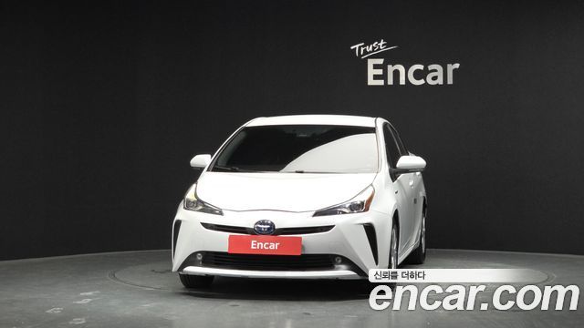 Toyota Prius 1.8 — пробег 56 879 км — фото 3 из 5