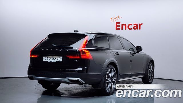 Volvo V90 T5 Pro AWD — пробег 92 527 км — фото 2 из 5