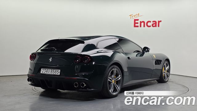 Ferrari GTC4 Lusso из Кореи Encar