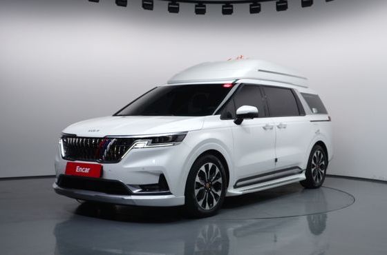 Kia Carnival 7-Seater Hi-Limousine Signature — пробег 60 045 км — фото 1 из 5