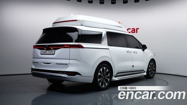 Kia Carnival 7-Seater Hi-Limousine Signature — пробег 60 045 км — фото 2 из 5