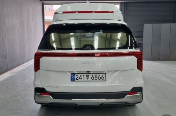 Kia Carnival Gasoline 9-Seater Hi Limousine Signature — пробег 59 000 км — фото 4 из 5