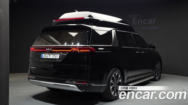 Kia Carnival 9-Seater Hi-Limousine Signature — пробег 49 074 км — фото 2 из 5