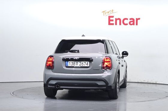 Mini Cooper 5Door Classic Third Generation — пробег 8 949 км — фото 4 из 5