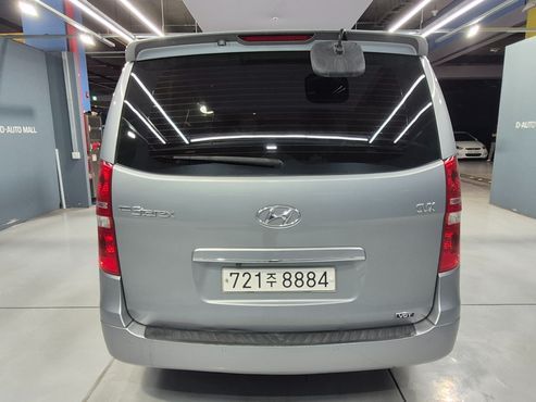 Hyundai Starex 12-Seater Wagon CVX Luxury — пробег 156 000 км — фото 4 из 5