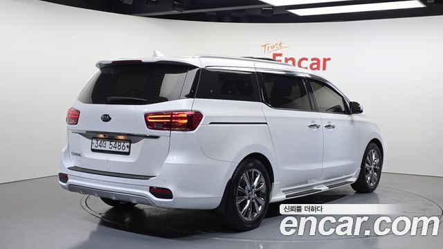 Kia Carnival из Кореи Encar
