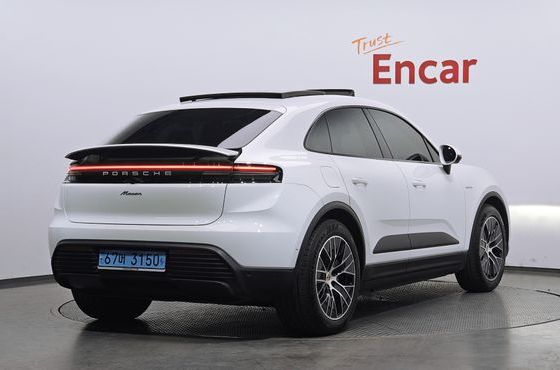 Porsche Macan Base — пробег 9 478 км — фото 2 из 5