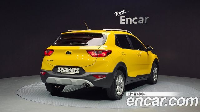 Kia Stonic из Кореи Encar
