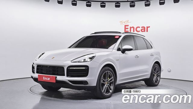 Porsche Cayenne 3.0 E-HYBRID PLATINUM EDITION — пробег 41 037 км — фото 1 из 5