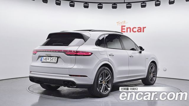 Porsche Cayenne 3.0 E-HYBRID PLATINUM EDITION — пробег 41 037 км — фото 2 из 5