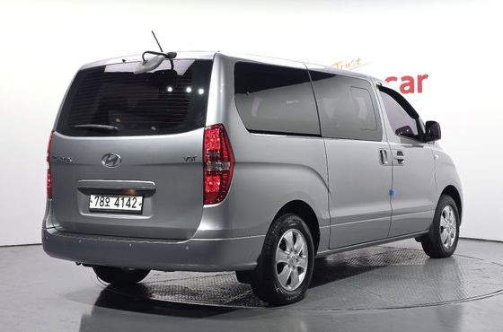 Hyundai Starex 12-Seater Wagon Smart — пробег 54 570 км — фото 2 из 5
