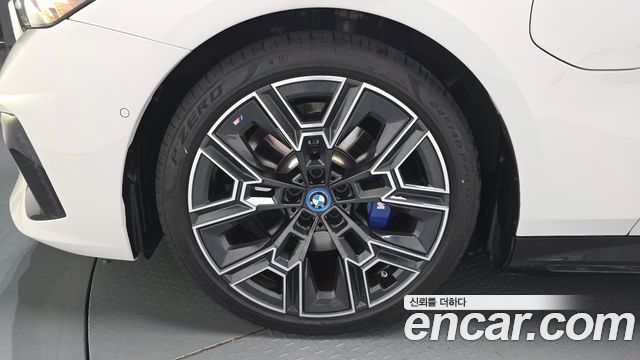 BMW 5-Series 530e xDrive M Sport — пробег 9 520 км — фото 5 из 5
