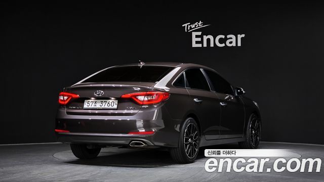 Hyundai Sonata 2.0 Premium — пробег 138 284 км — фото 2 из 5