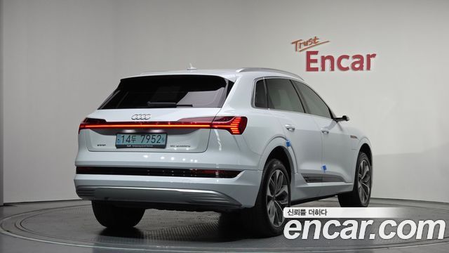 Audi e-tron из Кореи Encar