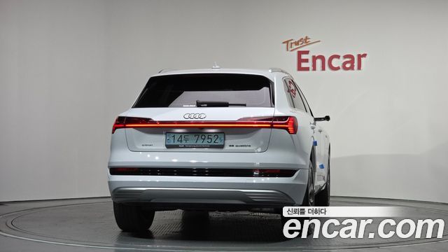 Audi e-tron из Кореи Encar