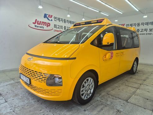 Hyundai Staria L3.5 Kinder Safety Car 15-Seater — пробег 42 322 км — фото 1 из 5