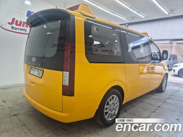 Hyundai Staria L3.5  Kinder Safety Car 15-Seater — пробег 42 322 км — фото 2 из 5