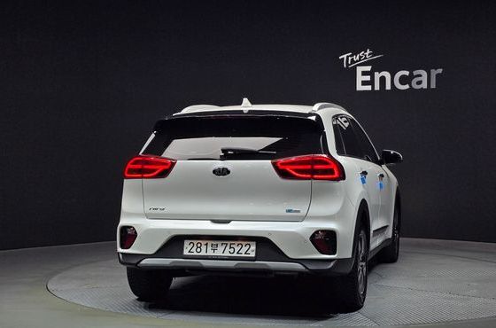 Kia Niro 1.6 HEV Prestige — пробег 77 931 км — фото 4 из 5