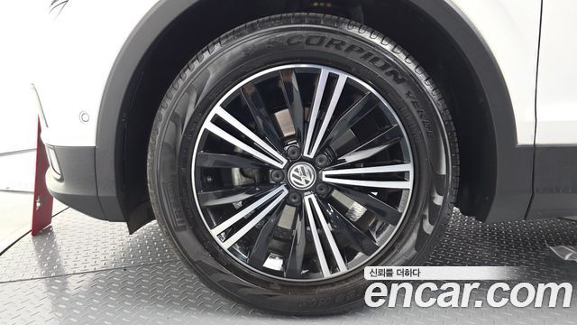 Volkswagen Tiguan 2.0 TDI Prestige — пробег 25 045 км — фото 5 из 5