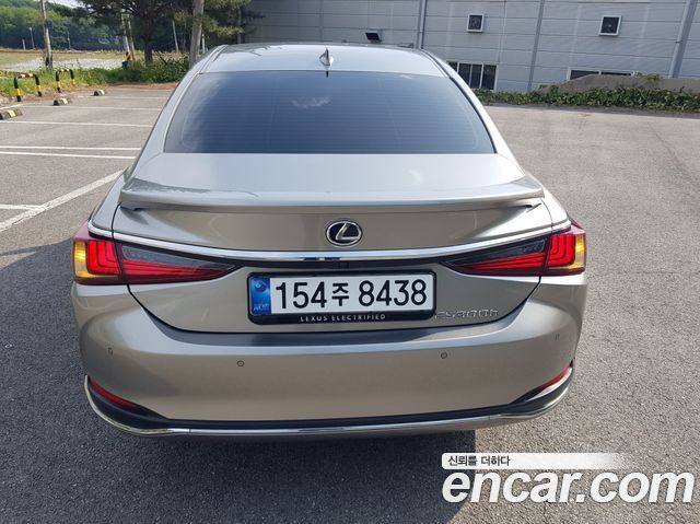 Lexus ES Executive — пробег 23 277 км — фото 4 из 5