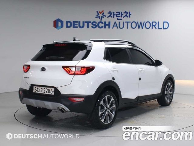 Kia Stonic из Кореи Encar