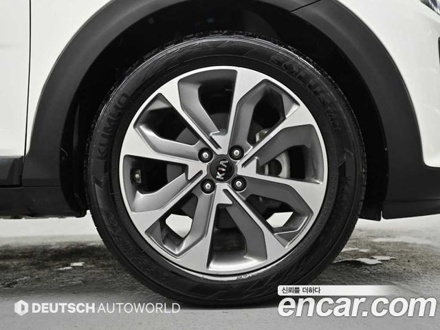 Kia Stonic из Кореи Encar