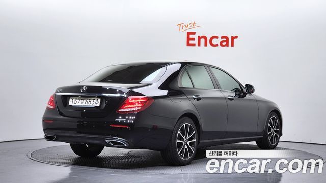 Mercedes-Benz E-Class из Кореи Encar