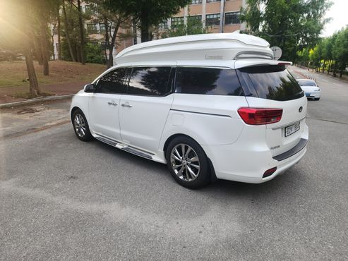 Kia Carnival 7-Seater Hi-Limousine (Special) — пробег 67 800 км — фото 4 из 5