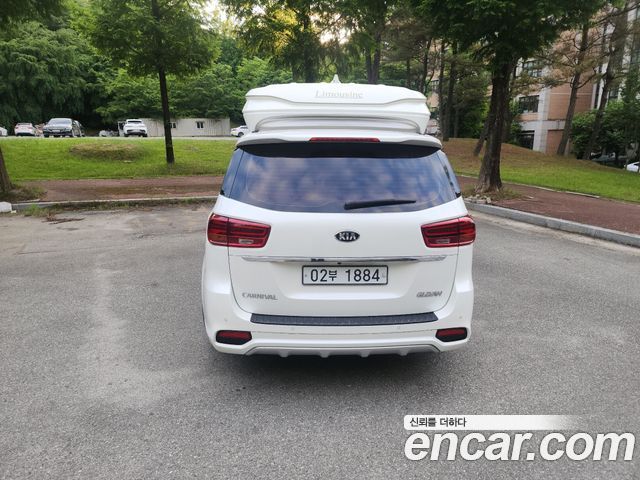 Kia Carnival 7-Seater Hi-Limousine (Special) — пробег 67 800 км — фото 5 из 5