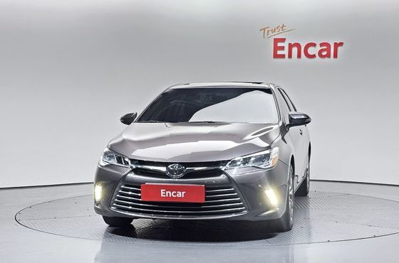 Toyota Camry 2.5 XLE — пробег 137 847 км — фото 3 из 5