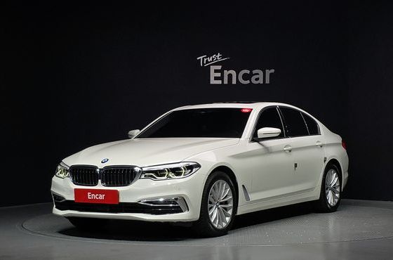 BMW 5-Series 530i xDrive Luxury Plus — пробег 99 936 км — фото 1 из 5