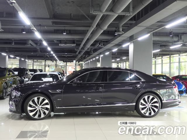 Bentley Flying Spur 4.0 Azure — пробег 27 400 км — фото 2 из 5