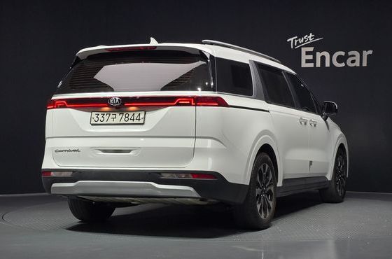 Kia Carnival Diesel 9-Seater Prestige — пробег 77 094 км — фото 2 из 5