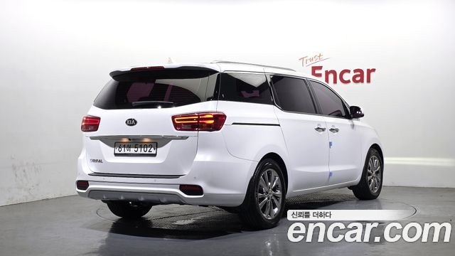 Kia Carnival из Кореи Encar