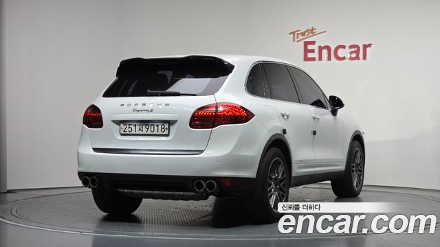 Porsche Cayenne 4.8 S 958 — пробег 178 484 км — фото 2 из 5