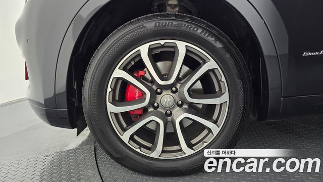 Maserati Levante из Кореи Encar