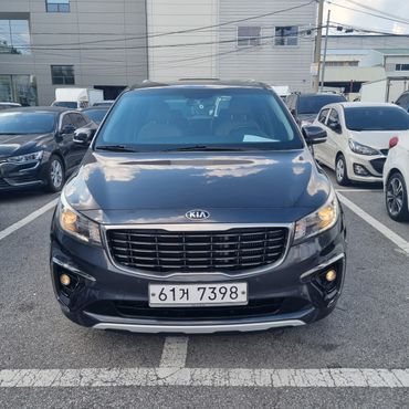 Kia Carnival 9-Seater Luxury — пробег 104 616 км — фото 3 из 5