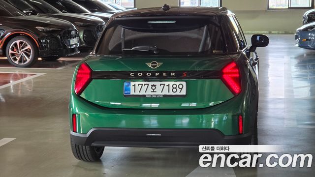 Mini Cooper 5 Door Favoured — пробег 5 022 км — фото 4 из 5