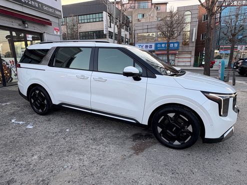 Kia Carnival Gasoline 9-Seater Signature — пробег 40 000 км — фото 2 из 5