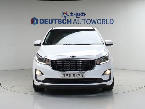 Kia Carnival 11-Seater Prestige — пробег 140 038 км — фото 3 из 5