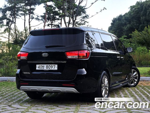Kia Carnival из Кореи Encar