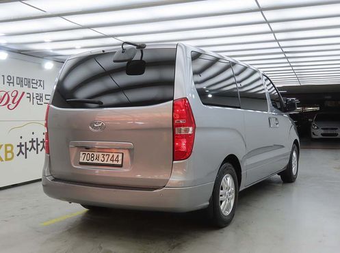Hyundai Starex 12-Seater Wagon Smart — пробег 119 144 км — фото 4 из 5