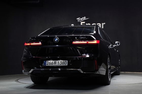 BMW 7-Series 740i xDrive M Sport — пробег 6 546 км — фото 4 из 5