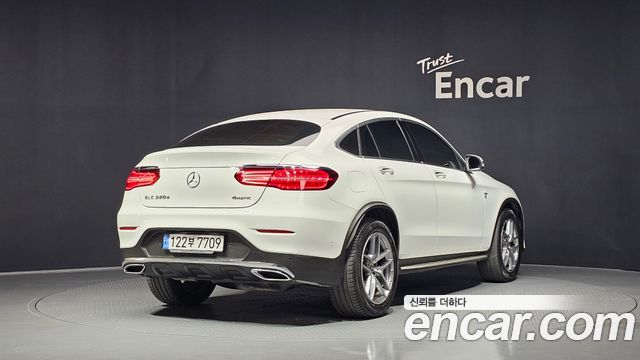 Mercedes-Benz GLC-Class GLC220 d 4MATIC Coupe — пробег 93 419 км — фото 2 из 5