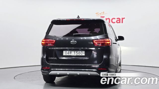 Kia Carnival из Кореи Encar
